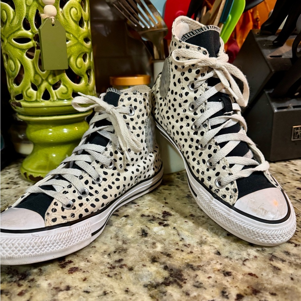 ⭐️ Chuck Taylor All Stars Spotted Converse Women's High-Top Sneakers SUPER CUTE